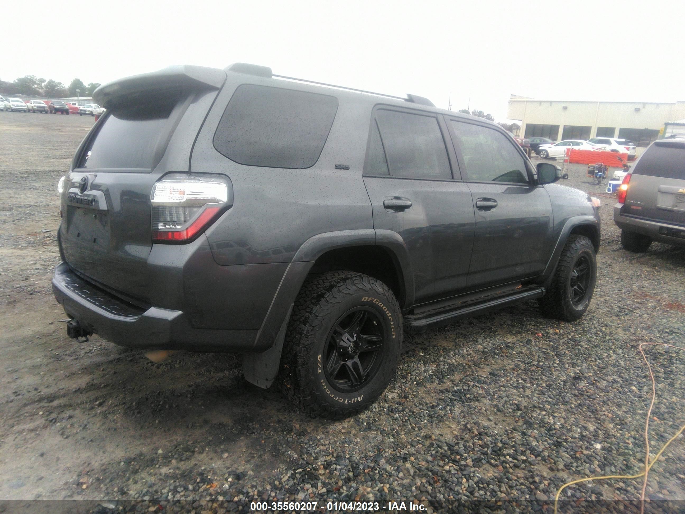 Photo 4 VIN: JTEBU5JR8L5810888 - TOYOTA 4RUNNER 