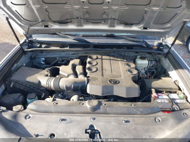 Photo 9 VIN: JTEBU5JR9E5198008 - TOYOTA 4RUNNER 