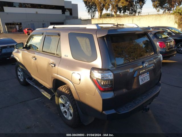 Photo 2 VIN: JTEBU5JR9F5215942 - TOYOTA 4RUNNER 