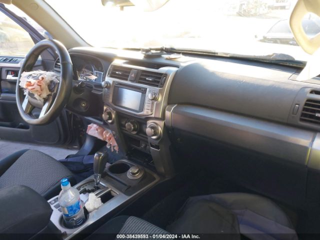 Photo 4 VIN: JTEBU5JR9F5215942 - TOYOTA 4RUNNER 