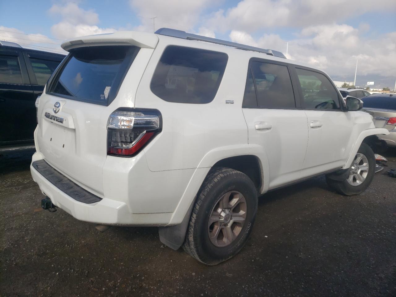 Photo 2 VIN: JTEBU5JR9F5234376 - TOYOTA 4RUNNER 