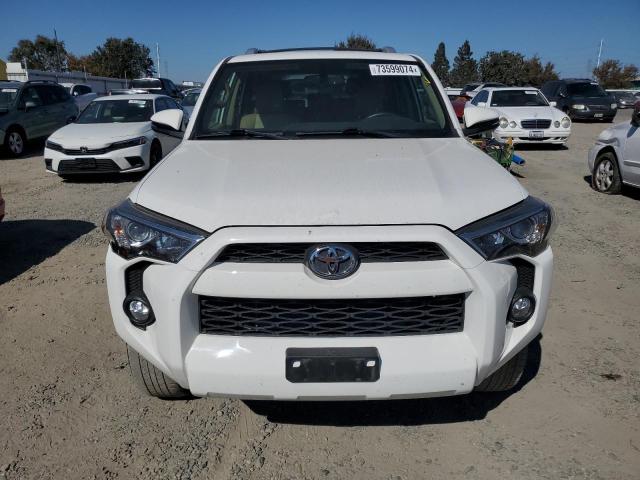 Photo 4 VIN: JTEBU5JR9H5471646 - TOYOTA 4RUNNER SR 