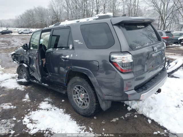 Photo 2 VIN: JTEBU5JR9J5529437 - TOYOTA 4RUNNER 