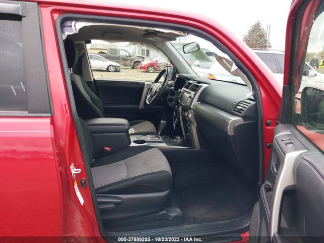 Photo 4 VIN: JTEBU5JR9J5529616 - TOYOTA 4RUNNER 