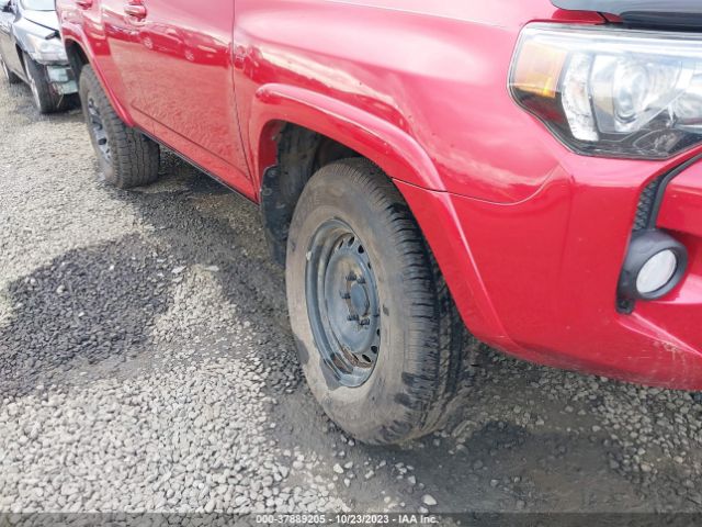 Photo 5 VIN: JTEBU5JR9J5529616 - TOYOTA 4RUNNER 