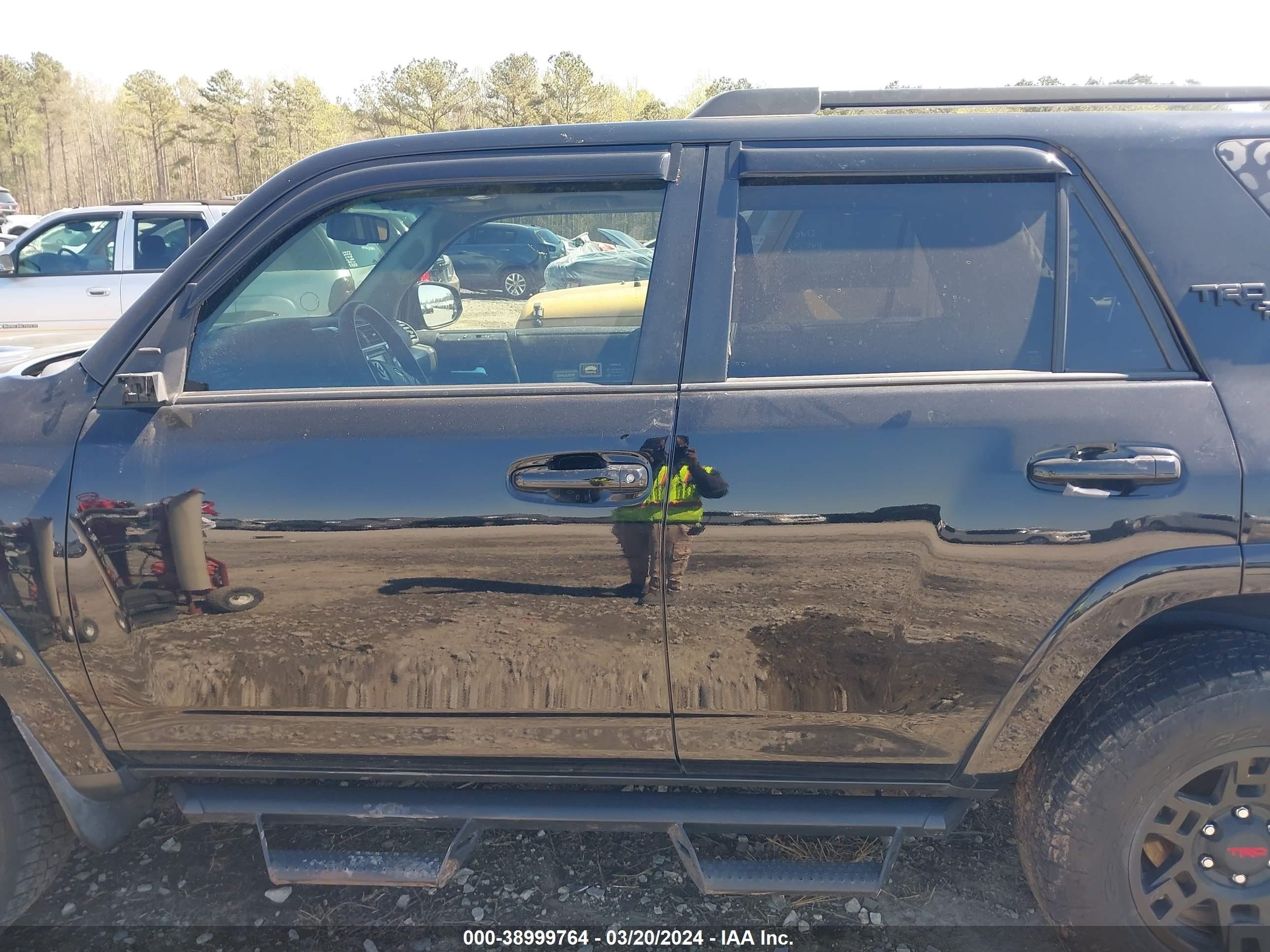 Photo 13 VIN: JTEBU5JR9K5669425 - TOYOTA 4RUNNER 