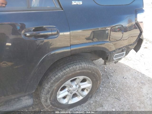 Photo 5 VIN: JTEBU5JR9K5684698 - TOYOTA 4RUNNER 