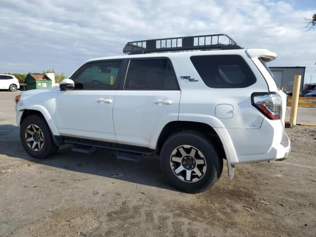 Photo 1 VIN: JTEBU5JR9K5731597 - TOYOTA 4RUNNER SR 