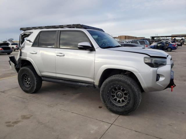 Photo 3 VIN: JTEBU5JR9L5817235 - TOYOTA 4RUNNER SR 