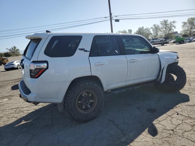 Photo 2 VIN: JTEBU5JR9L5820443 - TOYOTA 4RUNNER SR 