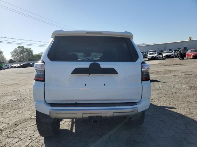 Photo 5 VIN: JTEBU5JR9L5820443 - TOYOTA 4RUNNER SR 