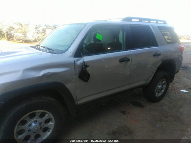 Photo 5 VIN: JTEBU5JRXB5047190 - TOYOTA 4RUNNER 