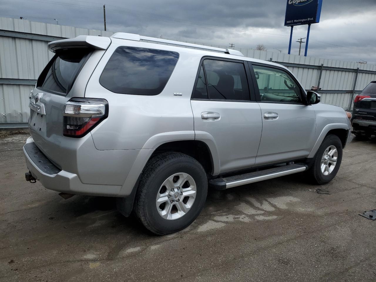 Photo 2 VIN: JTEBU5JRXF5205033 - TOYOTA 4RUNNER 