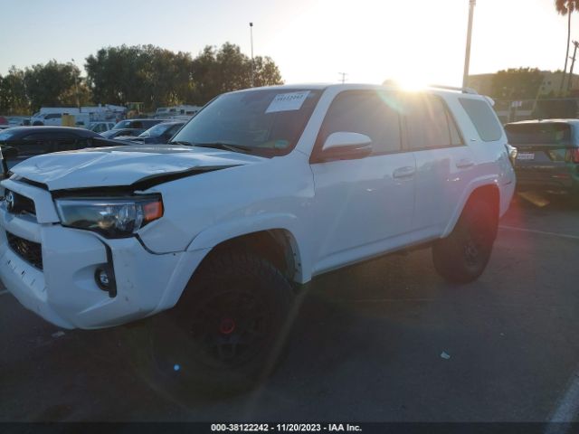 Photo 1 VIN: JTEBU5JRXF5267192 - TOYOTA 4RUNNER 