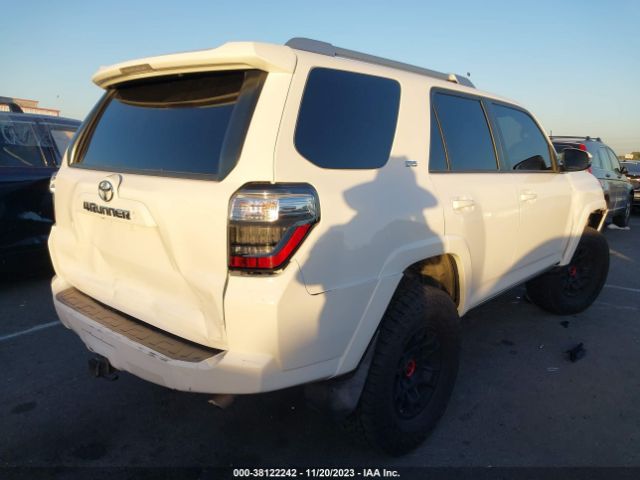 Photo 3 VIN: JTEBU5JRXF5267192 - TOYOTA 4RUNNER 