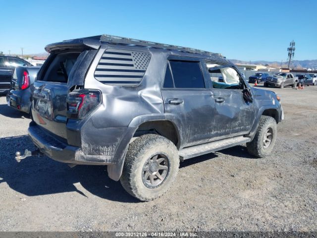 Photo 3 VIN: JTEBU5JRXJ5524974 - TOYOTA 4RUNNER 