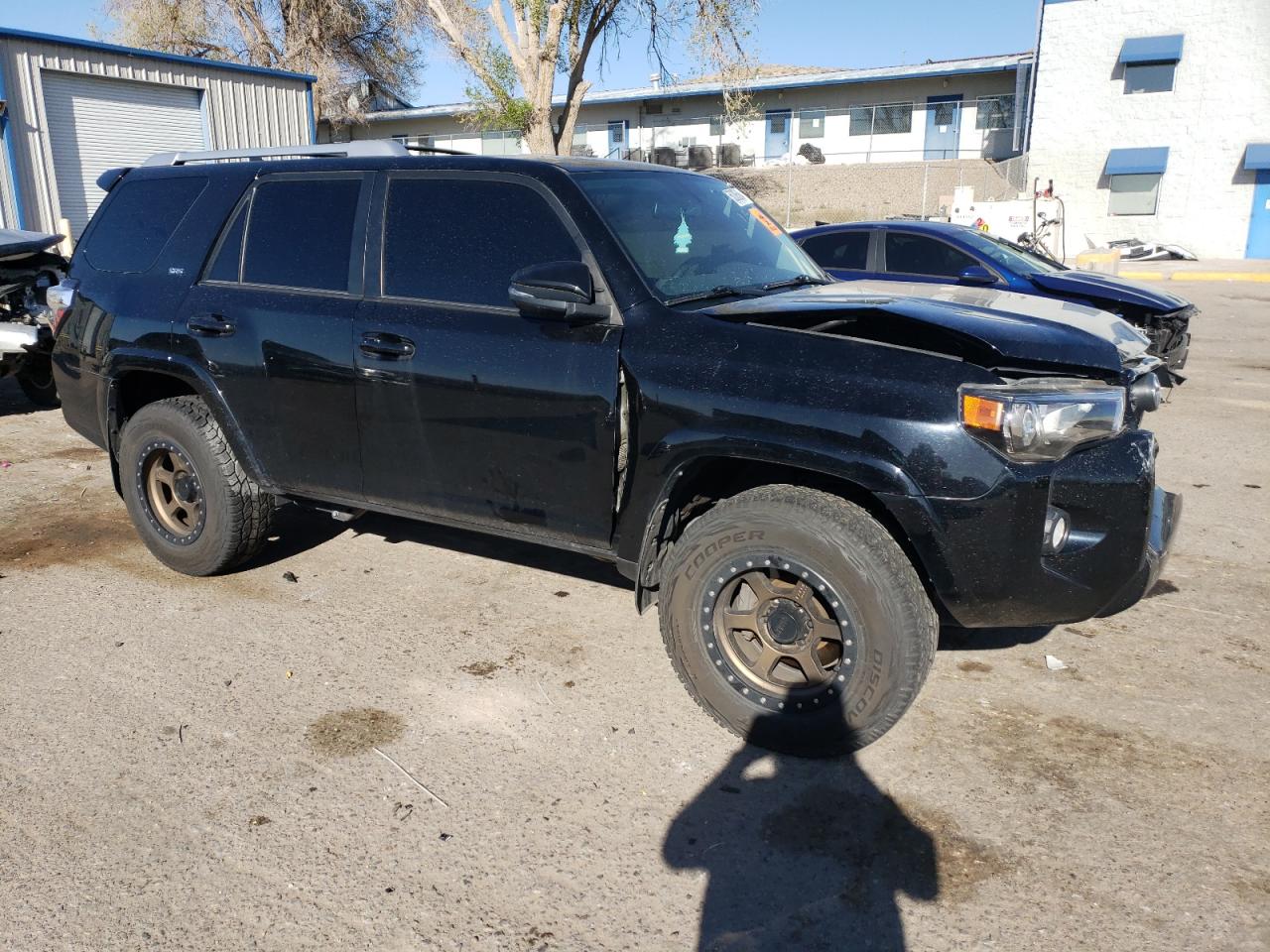 Photo 3 VIN: JTEBU5JRXJ5536882 - TOYOTA 4RUNNER 