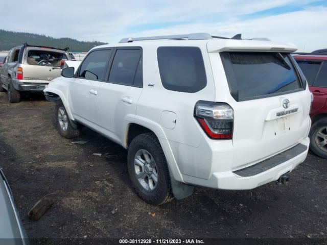 Photo 2 VIN: JTEBU5JRXJ5564651 - TOYOTA 4RUNNER 