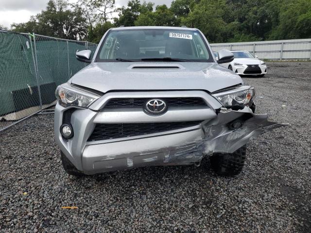 Photo 4 VIN: JTEBU5JRXJ5600497 - TOYOTA 4RUNNER 