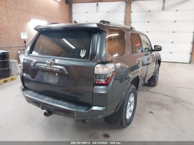 Photo 3 VIN: JTEBU5JRXK5716669 - TOYOTA 4RUNNER 