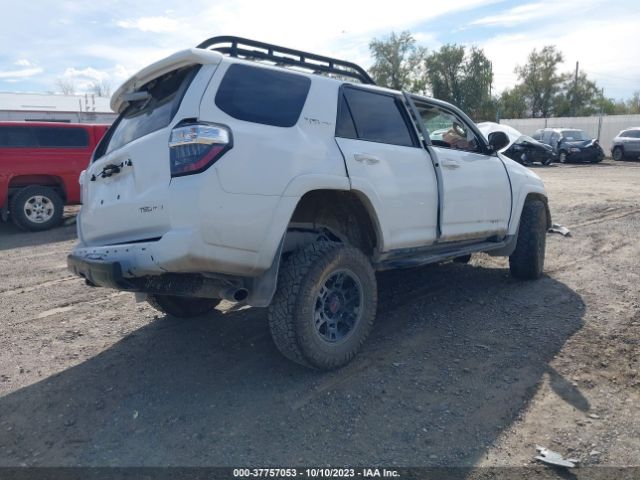 Photo 3 VIN: JTEBU5JRXL5739435 - TOYOTA 4RUNNER 