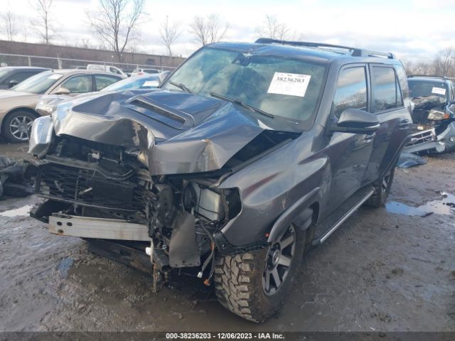 Photo 1 VIN: JTEBU5JRXL5774833 - TOYOTA 4RUNNER 