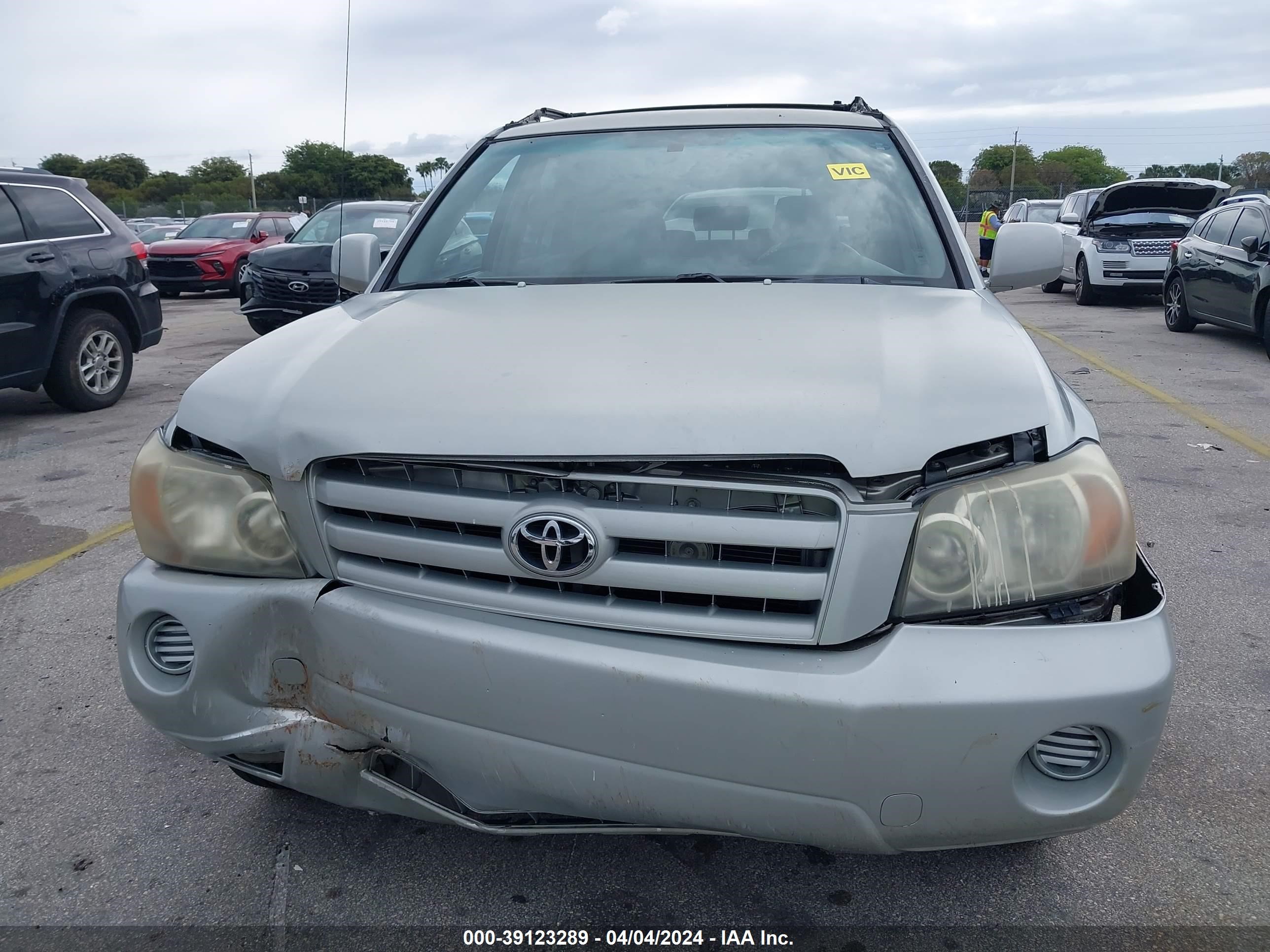 Photo 5 VIN: JTEDD21A960133885 - TOYOTA HIGHLANDER 