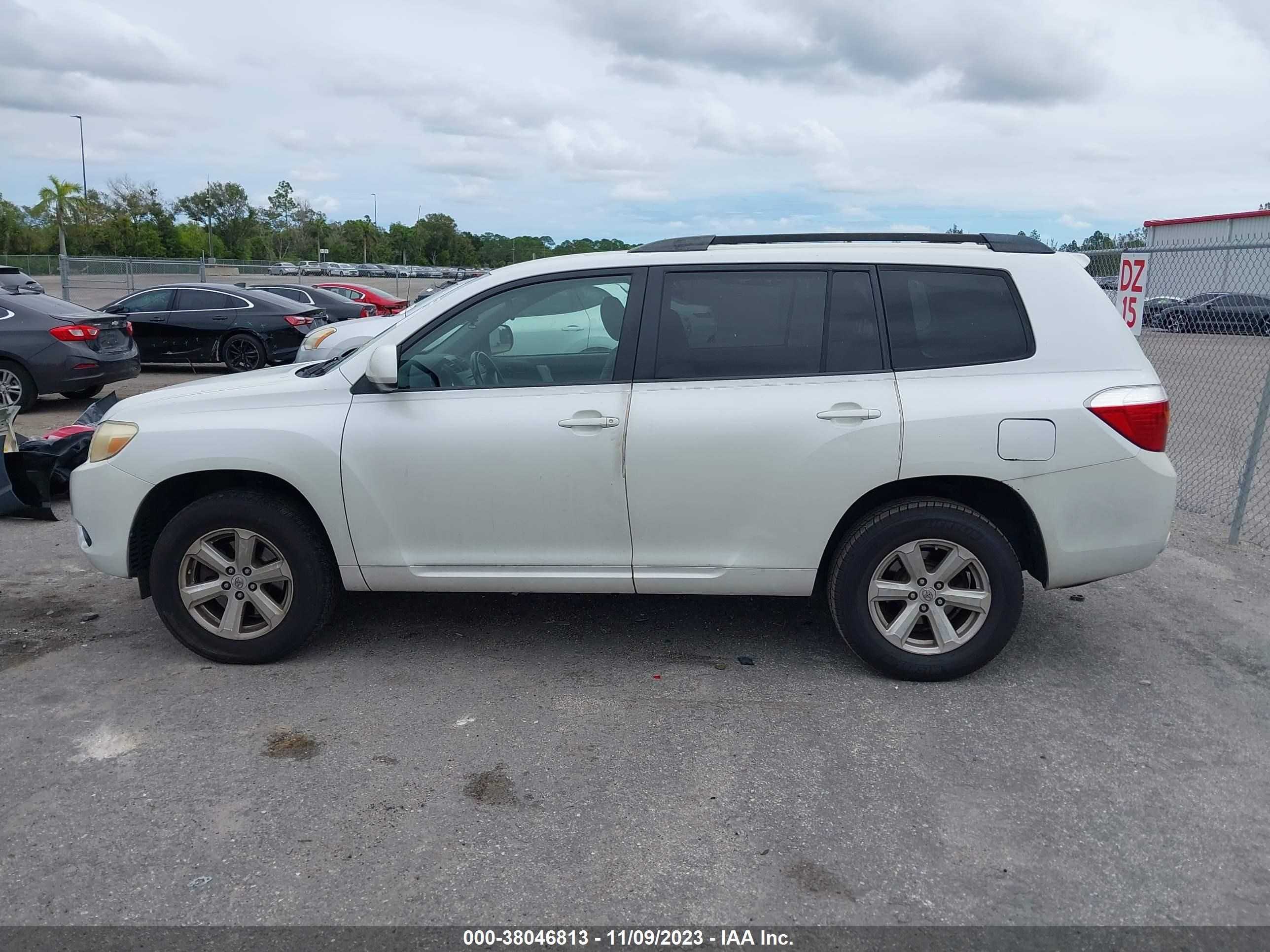 Photo 13 VIN: JTEDS41A792086835 - TOYOTA HIGHLANDER 