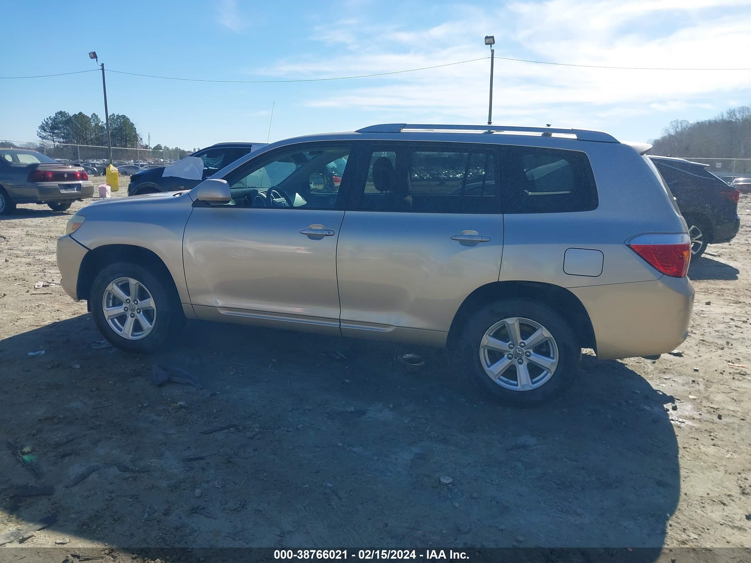 Photo 13 VIN: JTEDS41A882019787 - TOYOTA HIGHLANDER 