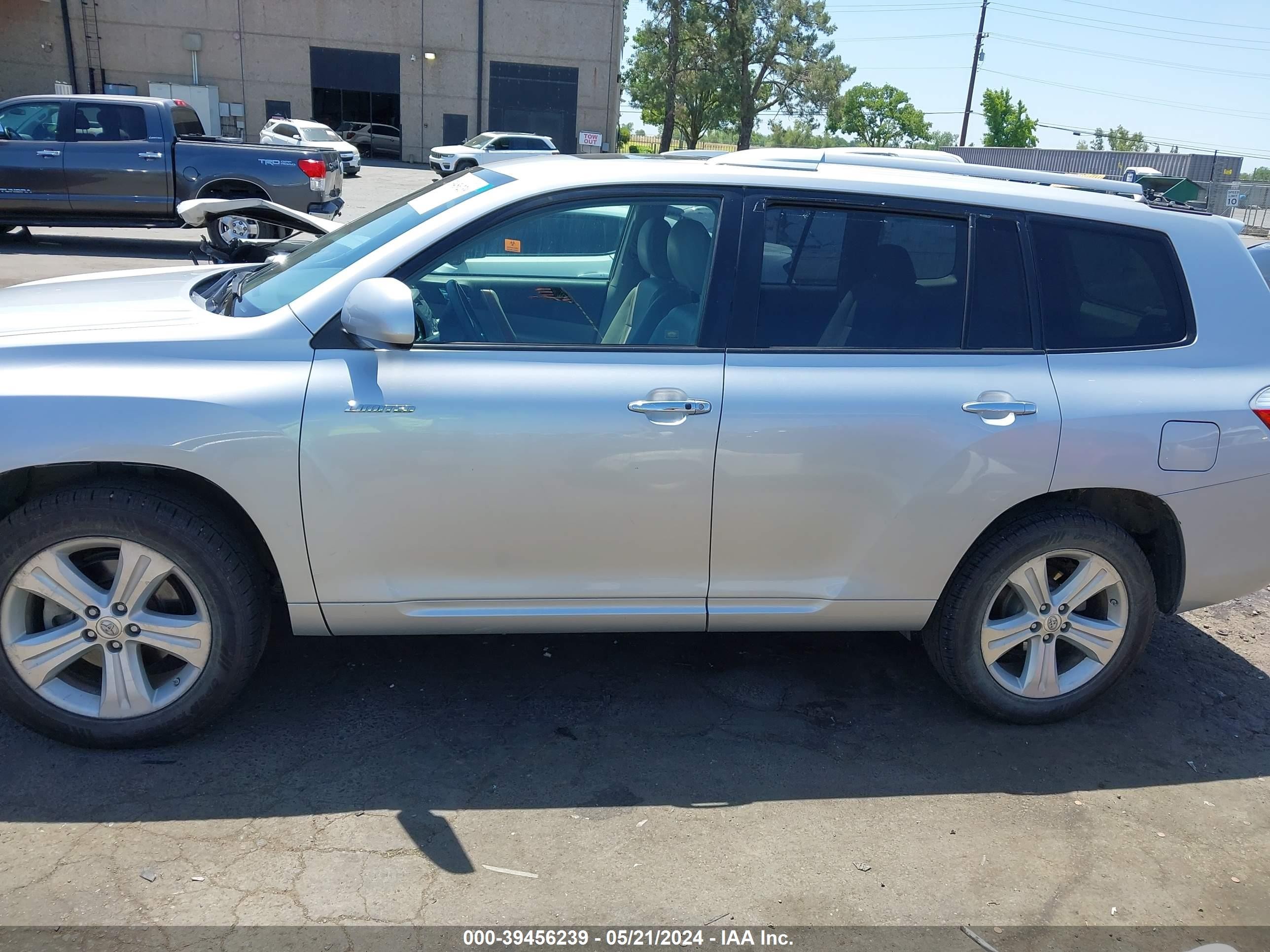 Photo 13 VIN: JTEDS42A582029563 - TOYOTA HIGHLANDER 