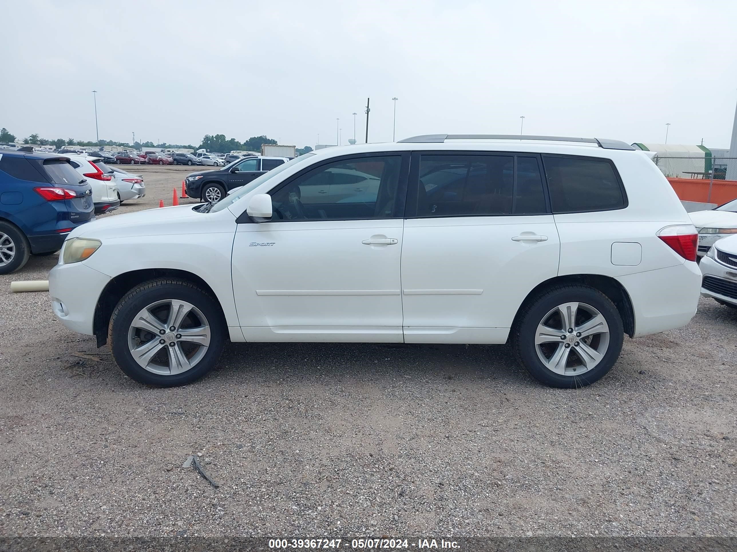 Photo 13 VIN: JTEDS43A182011012 - TOYOTA HIGHLANDER 