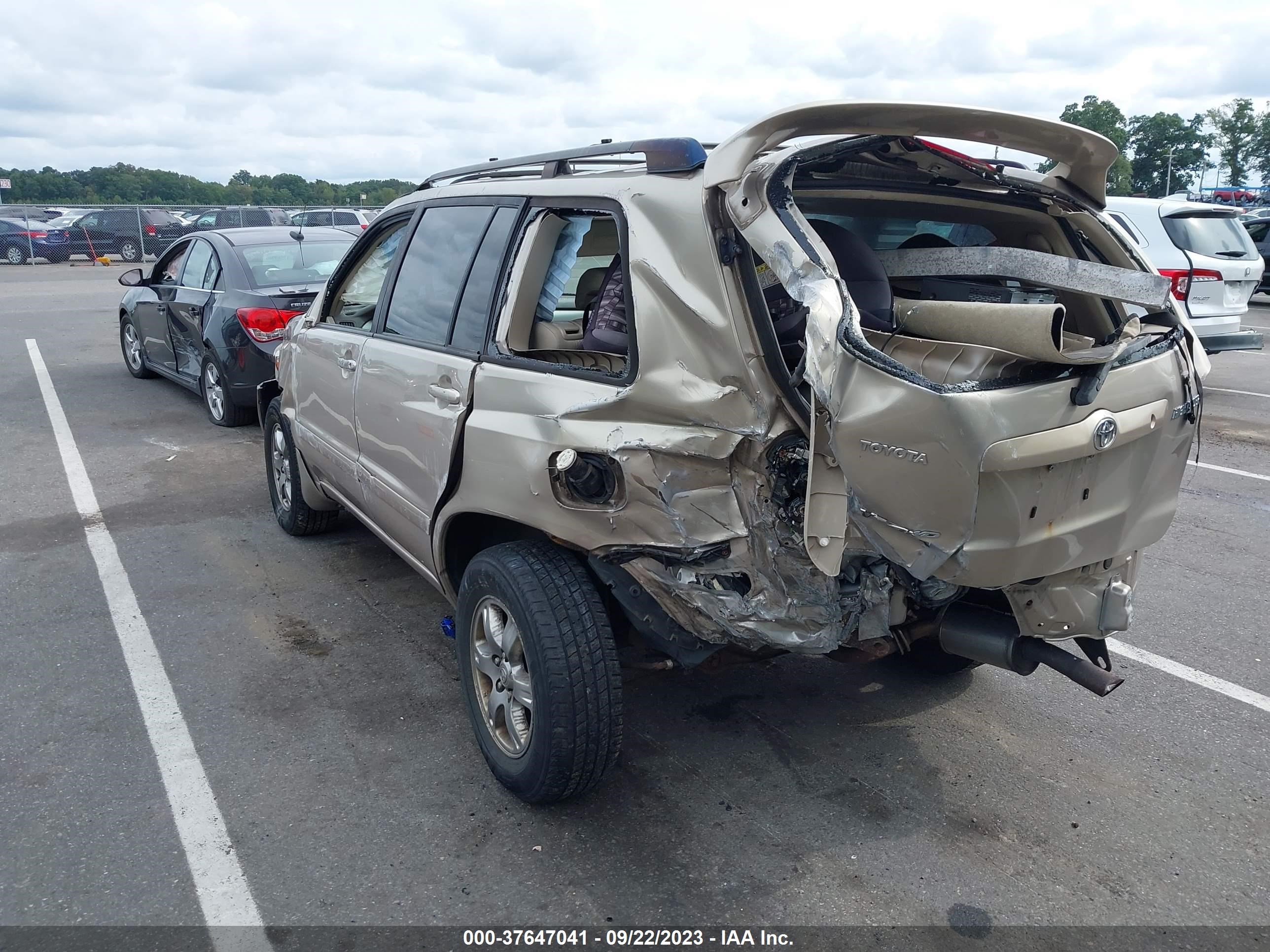 Photo 2 VIN: JTEEP21A270219875 - TOYOTA HIGHLANDER 