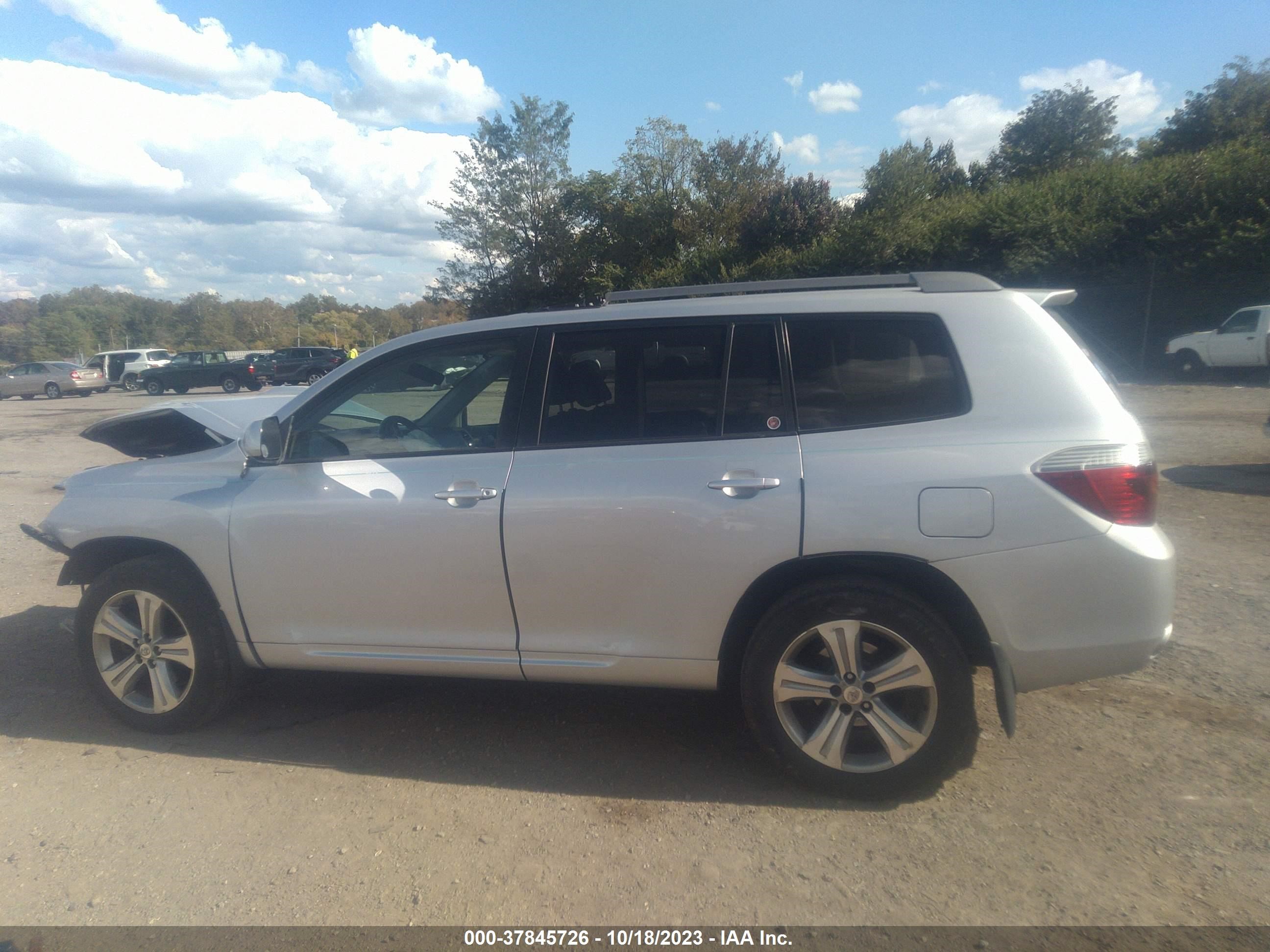 Photo 13 VIN: JTEES43A182053815 - TOYOTA HIGHLANDER 