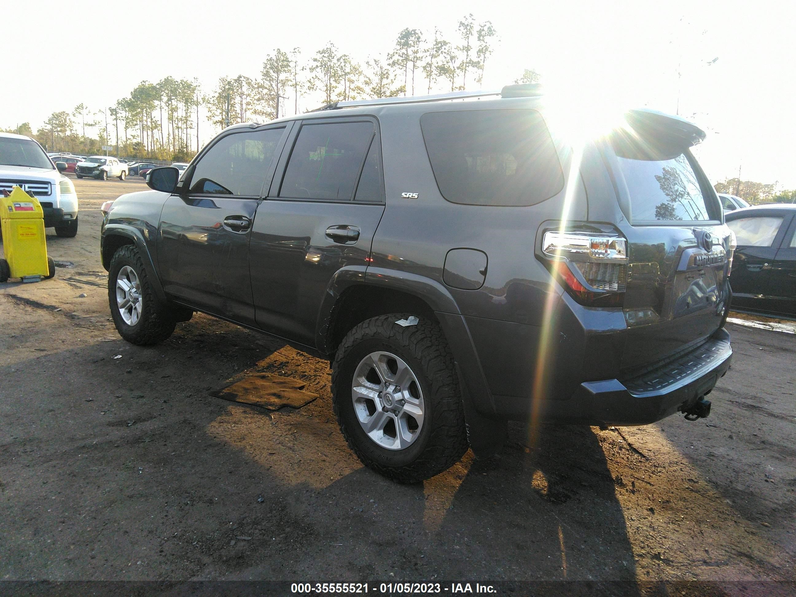 Photo 2 VIN: JTEEU5JR9M5236431 - TOYOTA 4RUNNER 