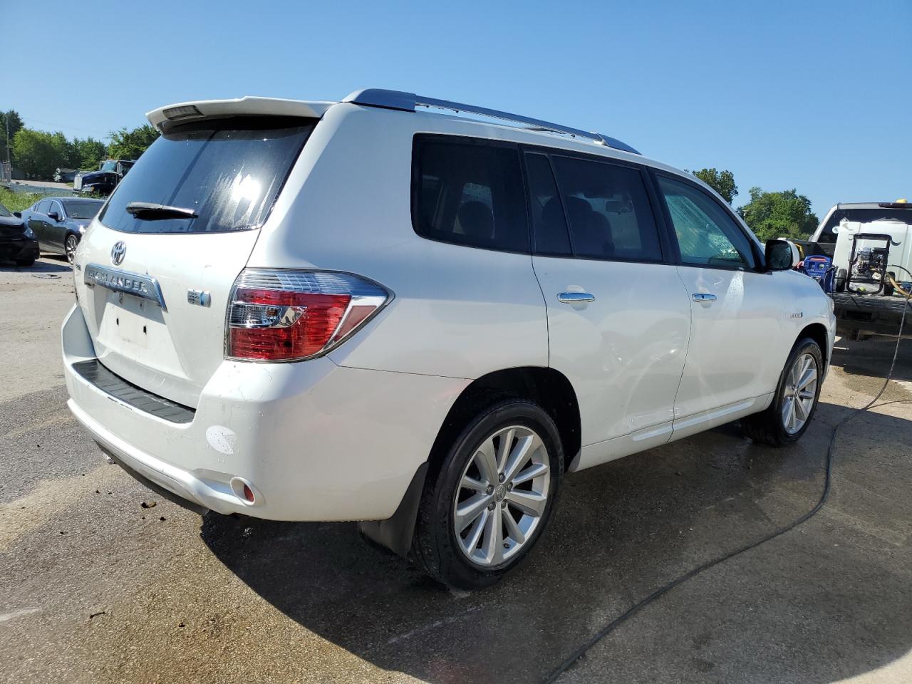 Photo 2 VIN: JTEEW41A182011684 - TOYOTA HIGHLANDER 