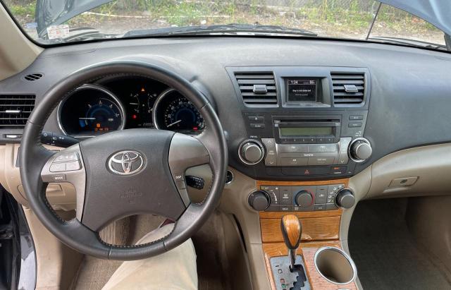 Photo 8 VIN: JTEEW41A282000712 - TOYOTA HIGHLANDER 