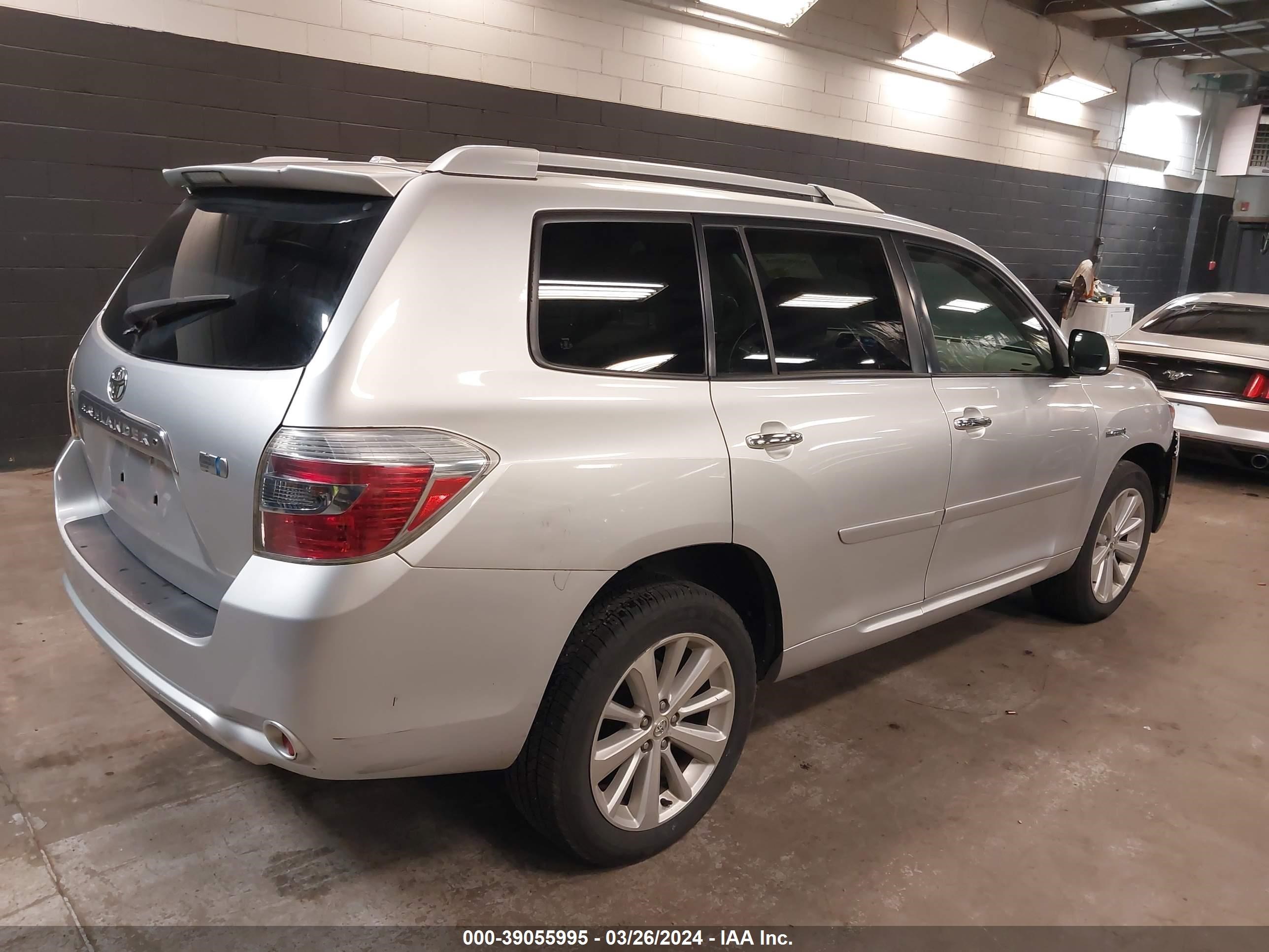 Photo 3 VIN: JTEEW41A892033439 - TOYOTA HIGHLANDER 