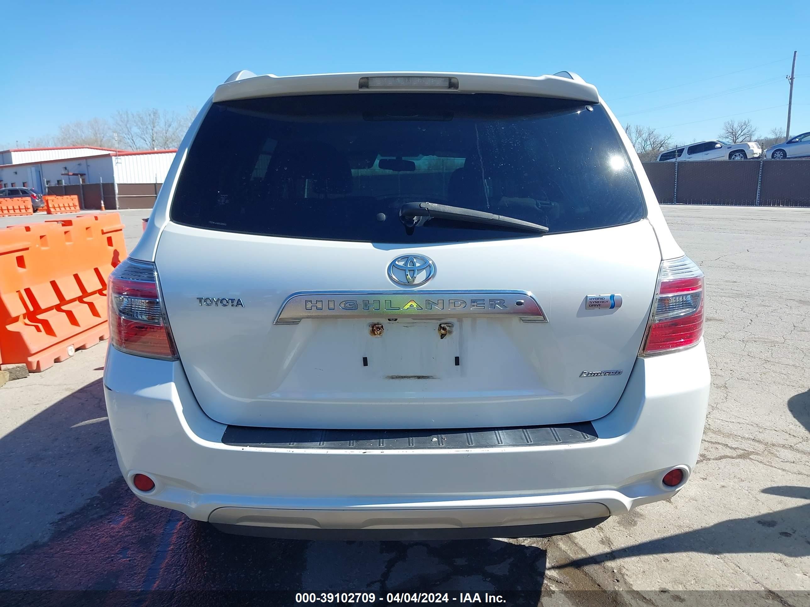 Photo 16 VIN: JTEEW44A082000882 - TOYOTA HIGHLANDER 