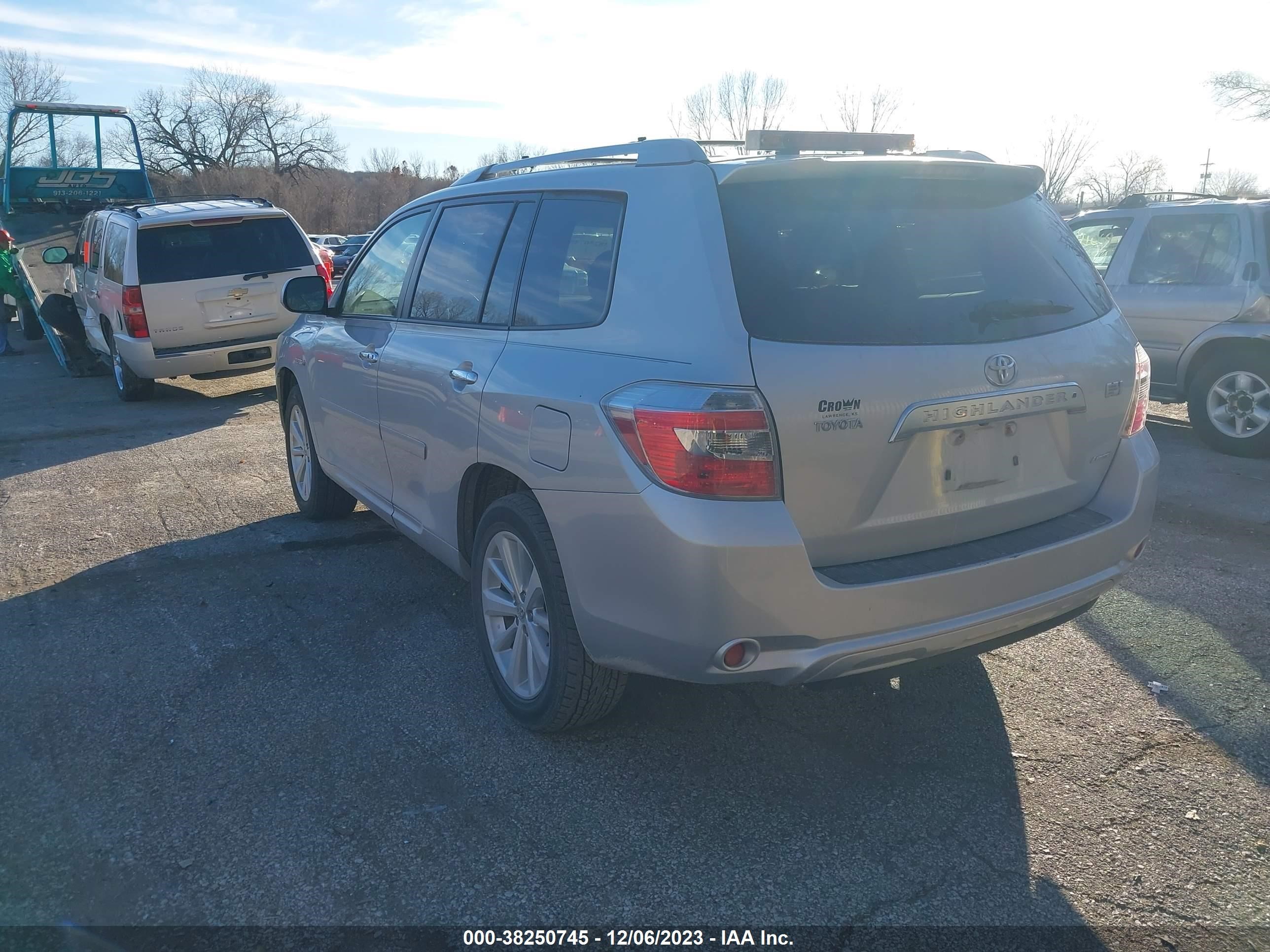 Photo 2 VIN: JTEEW44A282011916 - TOYOTA HIGHLANDER 