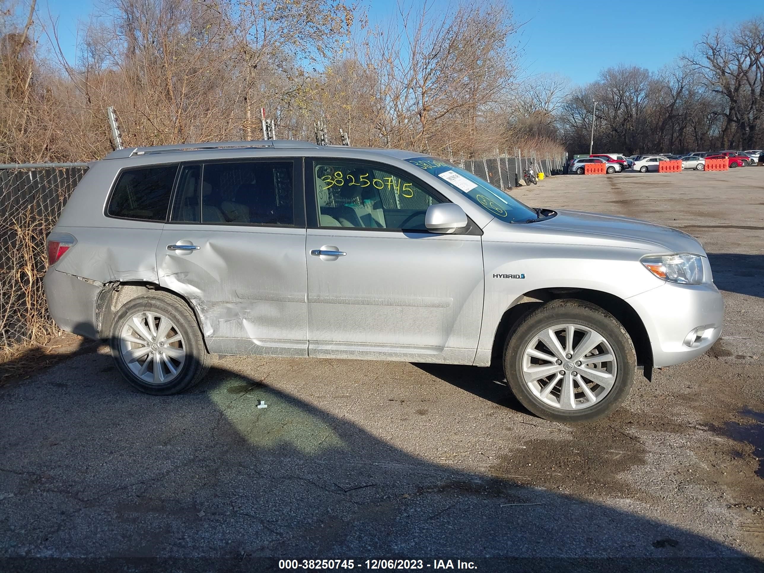 Photo 5 VIN: JTEEW44A282011916 - TOYOTA HIGHLANDER 