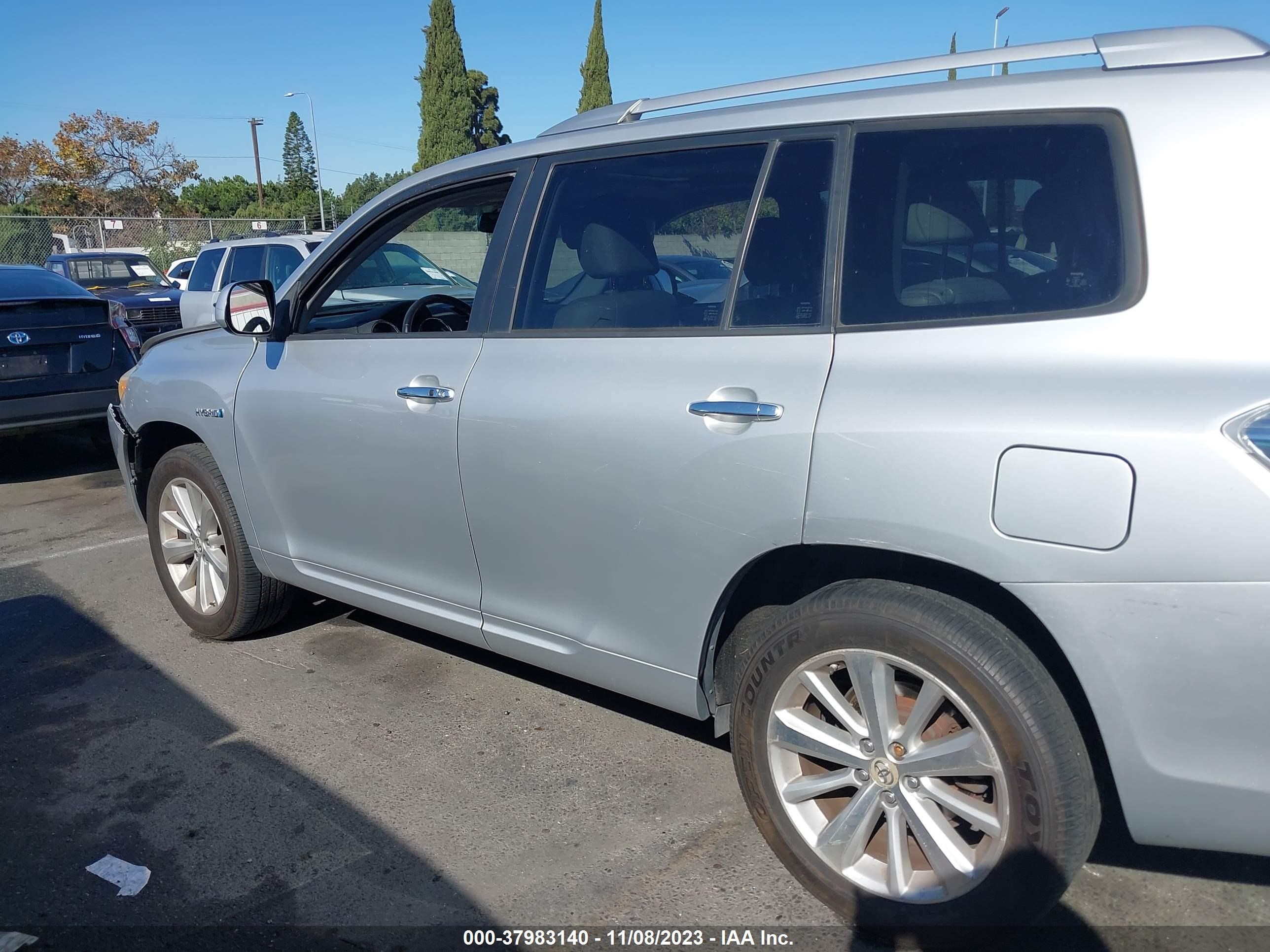 Photo 13 VIN: JTEEW44A982006633 - TOYOTA HIGHLANDER 