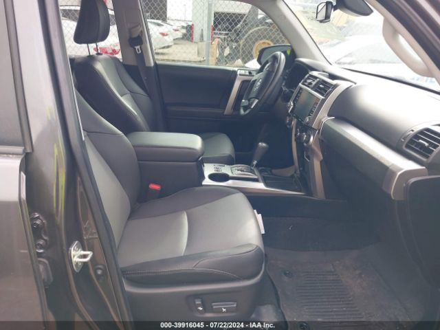 Photo 4 VIN: JTEFU5JR2N5255392 - TOYOTA 4RUNNER 