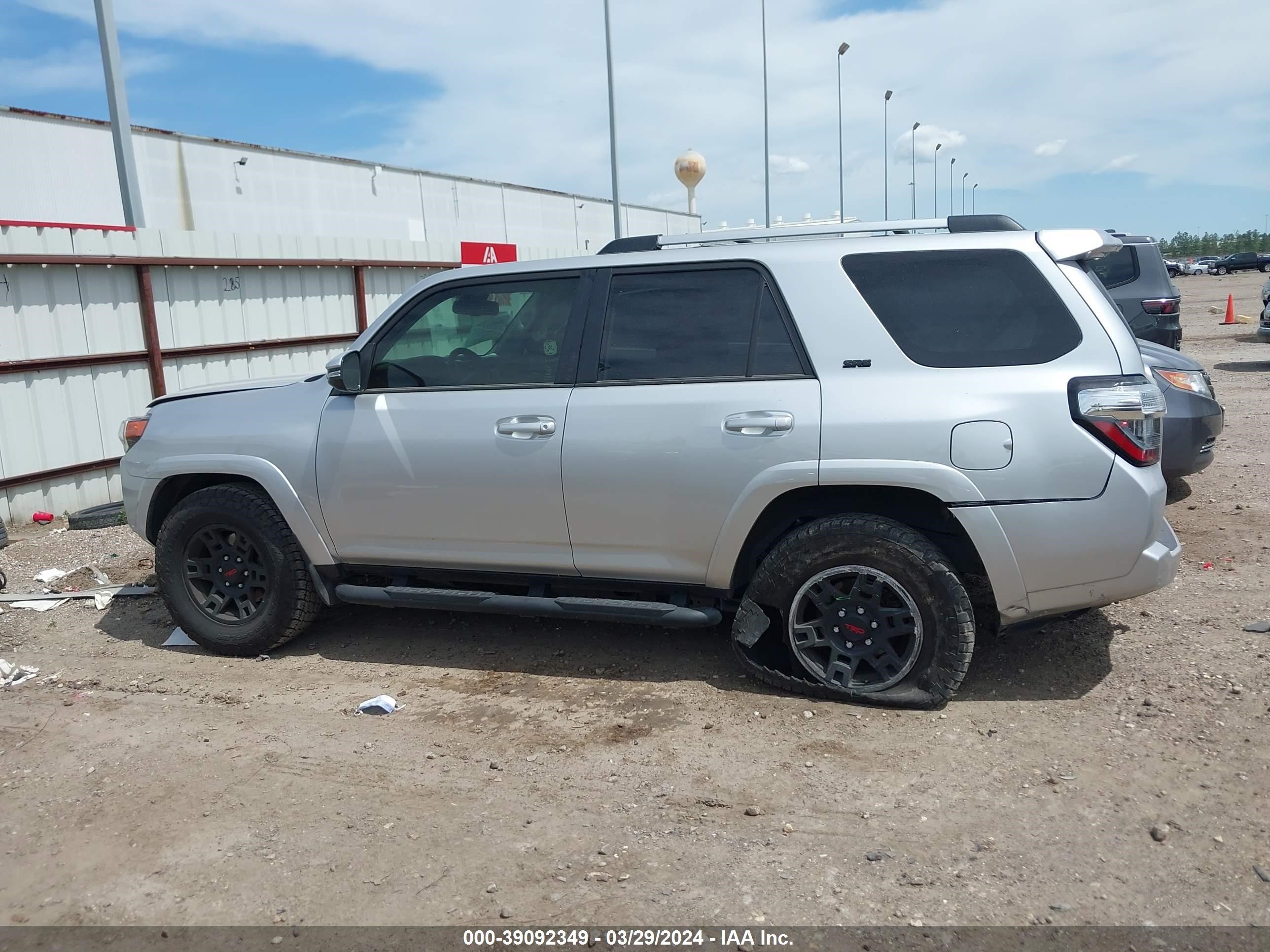 Photo 13 VIN: JTEFU5JR6P5286678 - TOYOTA 4RUNNER 