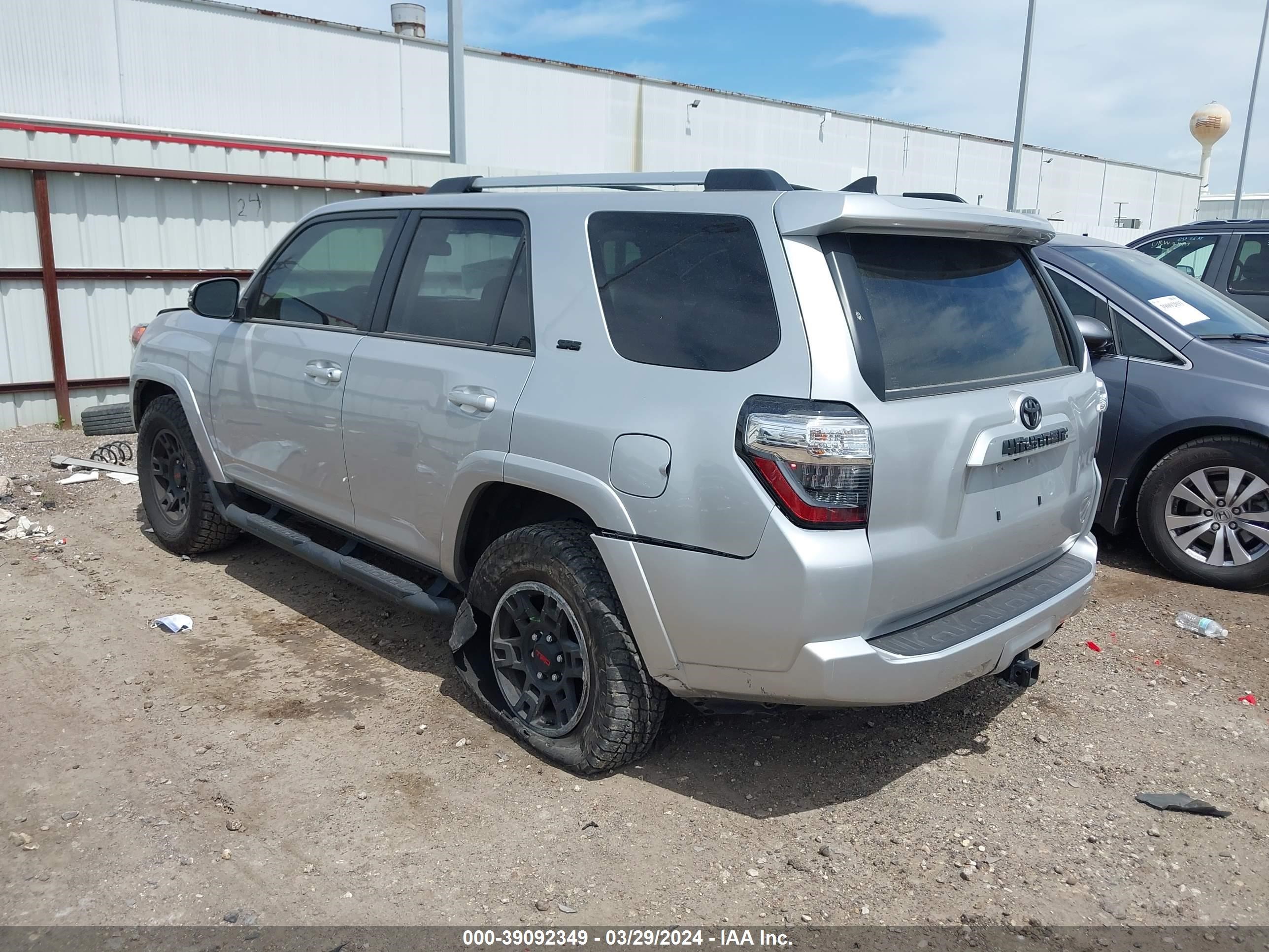 Photo 2 VIN: JTEFU5JR6P5286678 - TOYOTA 4RUNNER 