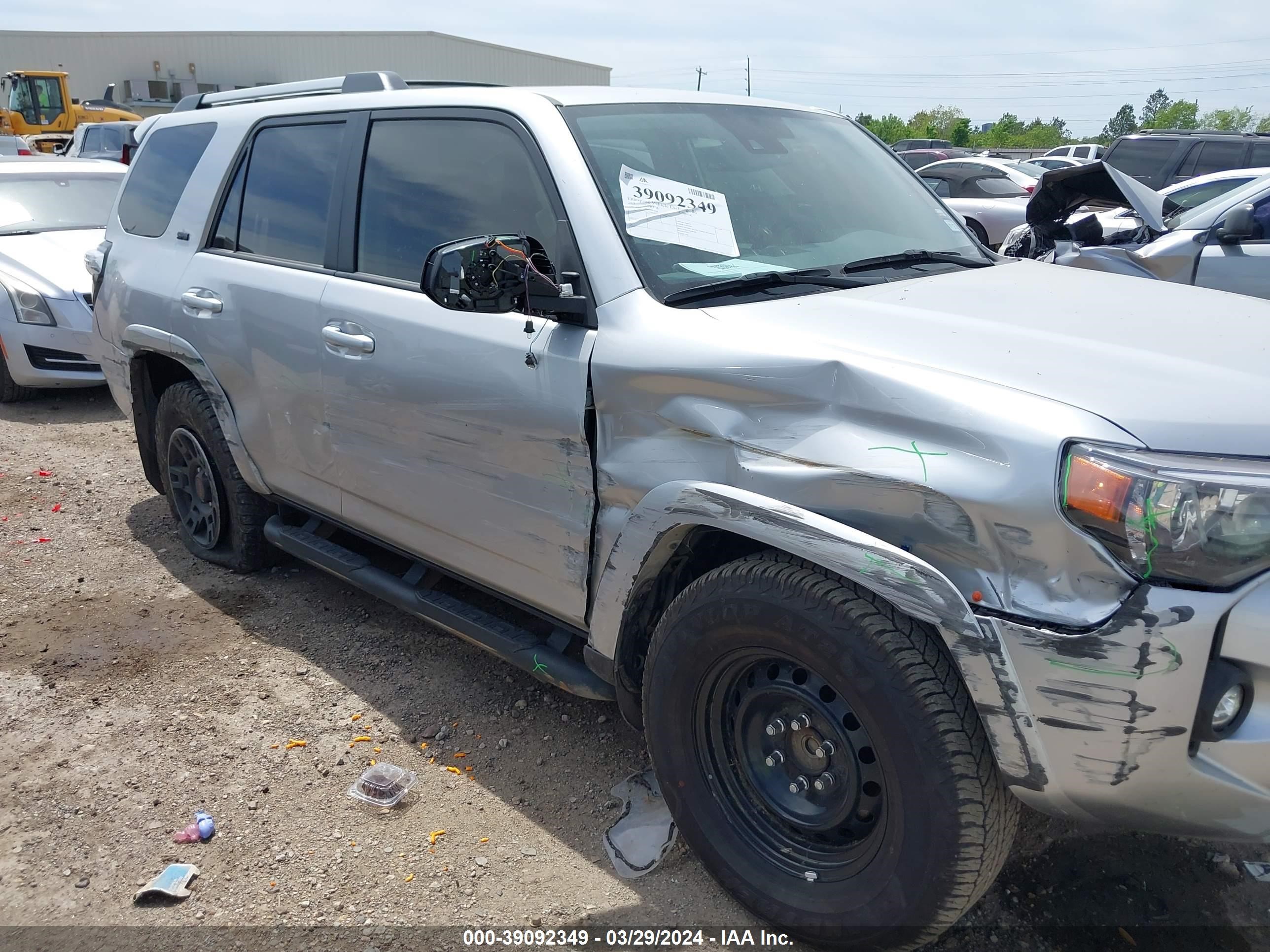 Photo 5 VIN: JTEFU5JR6P5286678 - TOYOTA 4RUNNER 