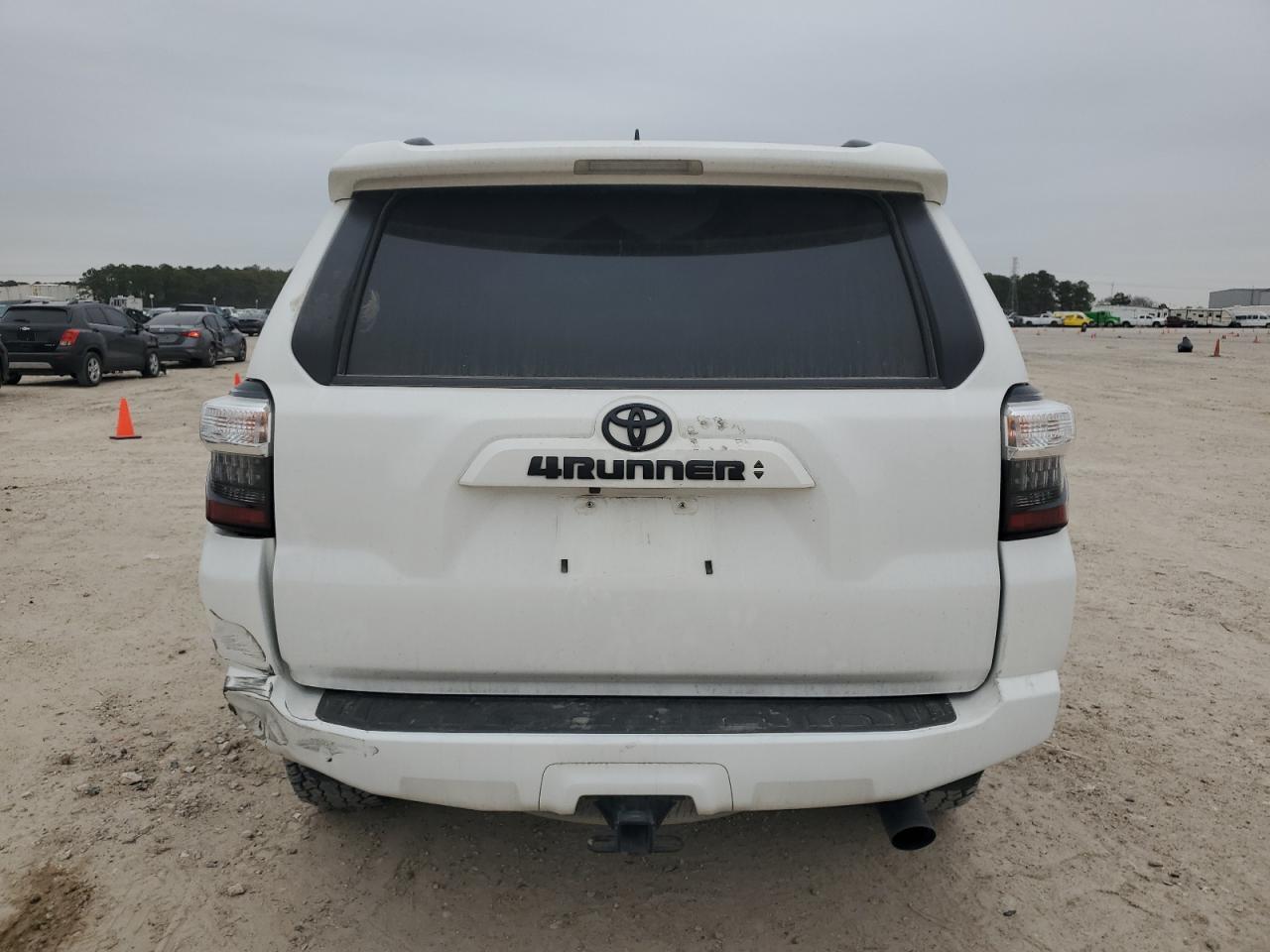 Photo 5 VIN: JTEFU5JR8M5235937 - TOYOTA 4RUNNER 