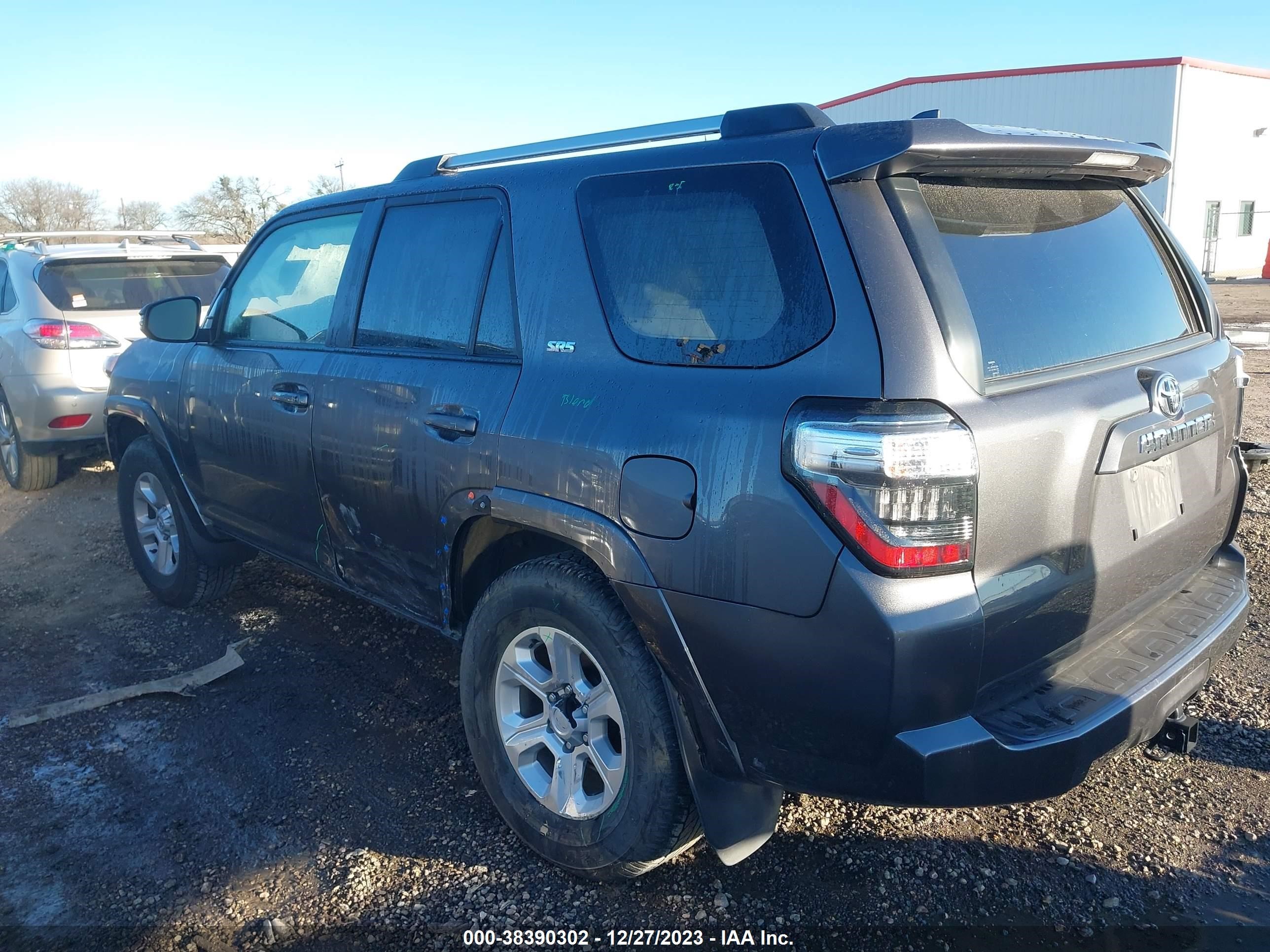 Photo 2 VIN: JTEFU5JR8P5285080 - TOYOTA 4RUNNER 