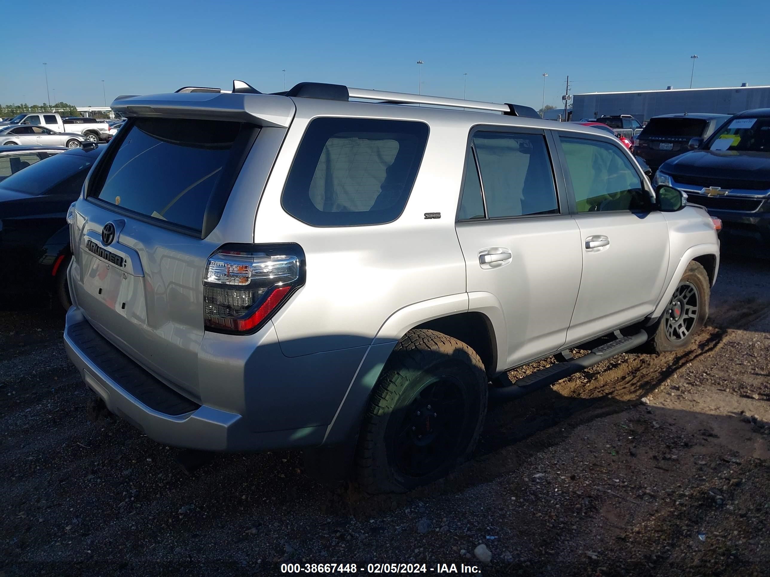 Photo 3 VIN: JTEFU5JR8P5286875 - TOYOTA 4RUNNER 