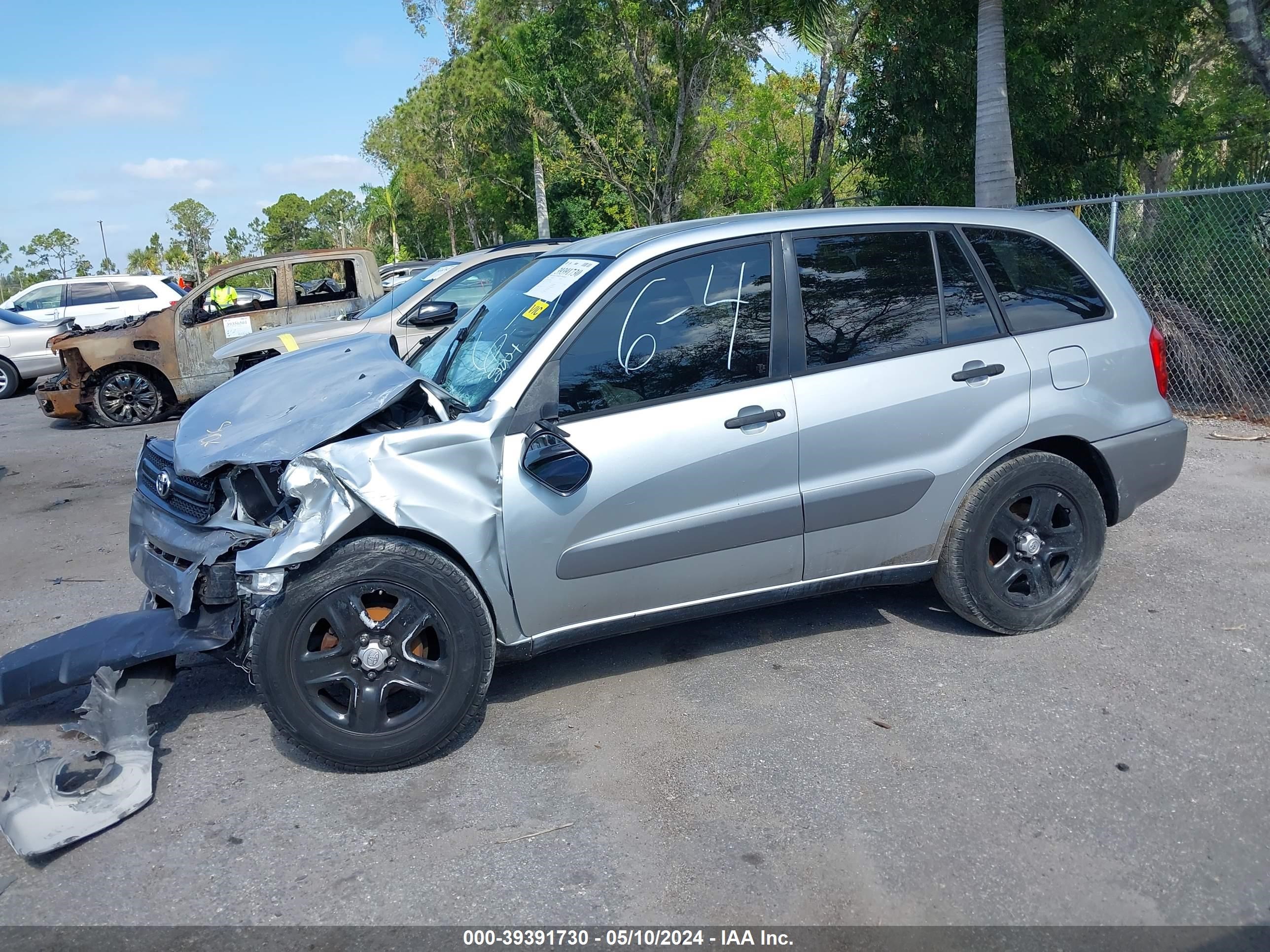 Photo 13 VIN: JTEGD20VX40020560 - TOYOTA RAV4 