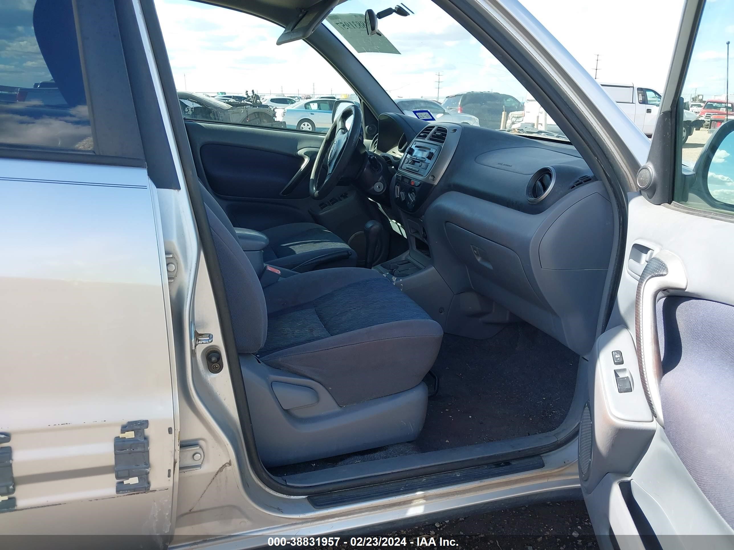 Photo 4 VIN: JTEGH20V130115849 - TOYOTA RAV 4 